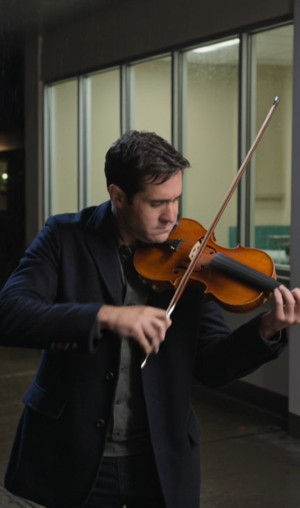 Violinist Played Outside The Children’s Hospital — Then A Little Girl Hummed The Same Song