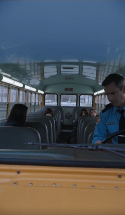 Bus Driver Refused To Leave Field Trip Parking Lot — Then He Noticed The Pink Backpack