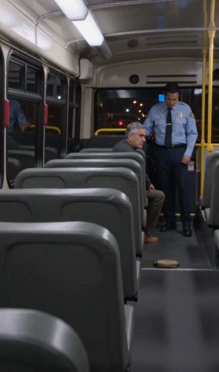 Old Man Refused To Get Off The Bus — Then The Driver Found His Wife’s Purse Under The Seat
