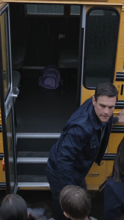 Bus Driver Refused To Close The Door — Then He Found A Little Girl Trapped Below