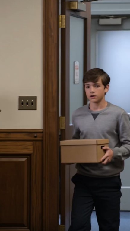 Teen Walked Into a Courtroom With a Shoebox of Notes—Then a Stranger Revealed What His Mother Had Done 17 Years Earlier