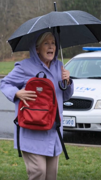 An Elderly Woman Protected a Missing Boy’s Backpack in the Rain—Then He Recognized Her From an Old Photograph