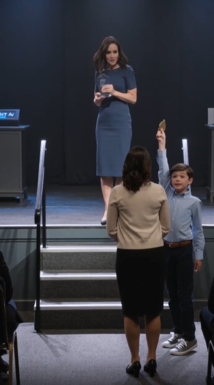 A Little Boy Interrupted Her Biggest Award—Then Handed Her a Medal She Hadn’t Seen in 22 Years