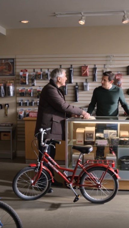 An Old Man Donated a Red Bicycle Every Christmas for 18 Years—Then One Recipient Finally Found Him