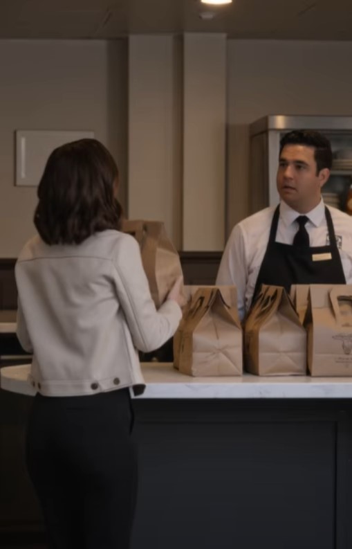 A Woman Ordered 30 Dinners for Overnight Workers—Then One Man Recognized Her